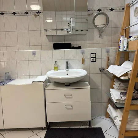 Privatquartier Im Ortskern Von Quarto em Acomodações Particulares